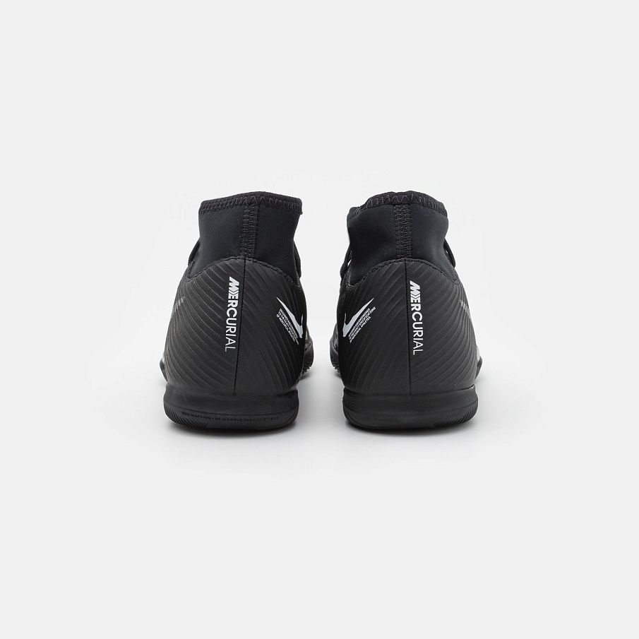 Фото № 3 с приближением к товару «‎Nike 9 Club IC »