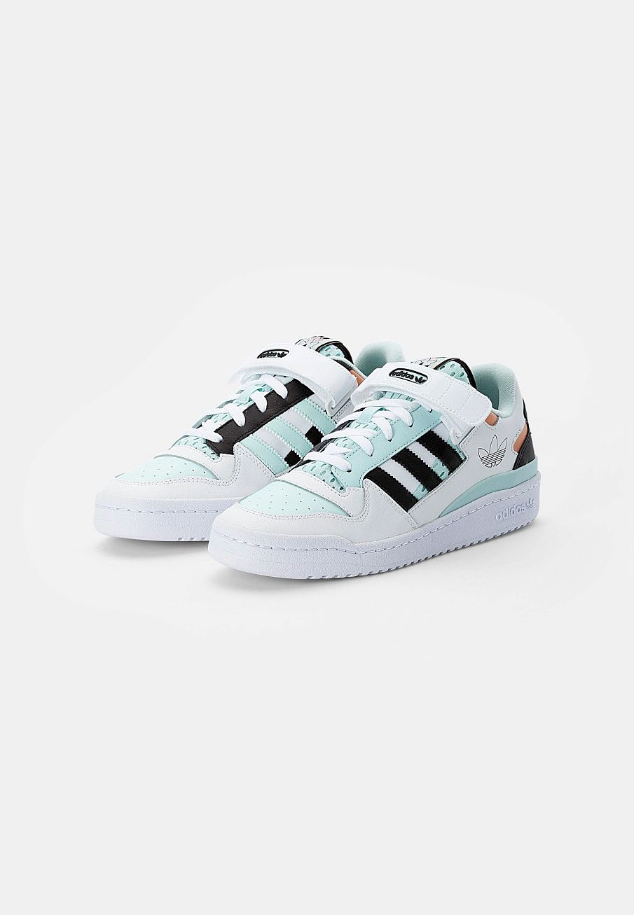 Фото № 2 с приближением к товару «‎Adidas Forum »