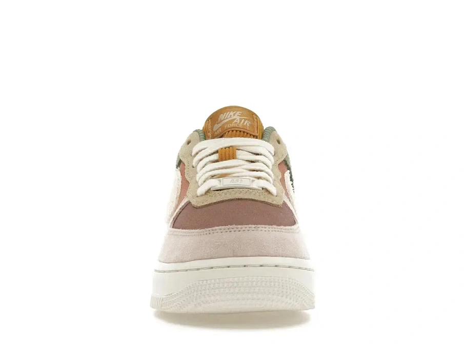 Фото № 2 с приближением к товару «‎Nike Air Force 1 Low '07 LX»