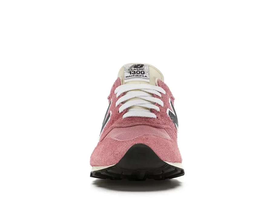 Фото № 2 с приближением к товару «‎New Balance 1300»
