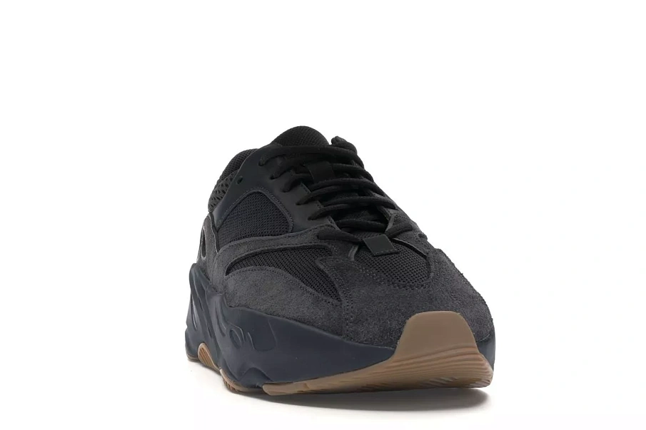 Фото № 4 с приближением к товару «‎adidas Yeezy Boost 700 Utility Black»