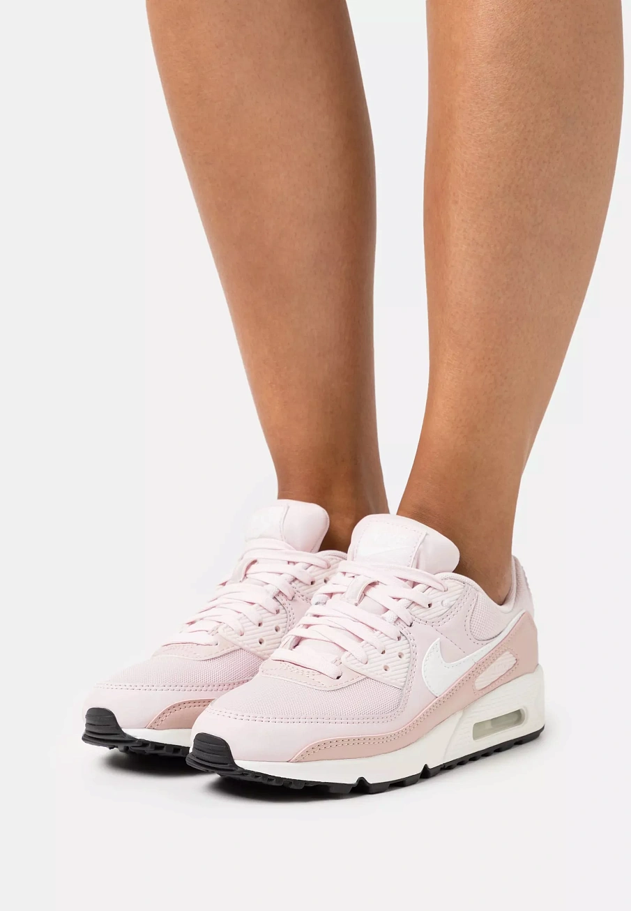 Фото № 4 с приближением к товару «‎AIR MAX 90»