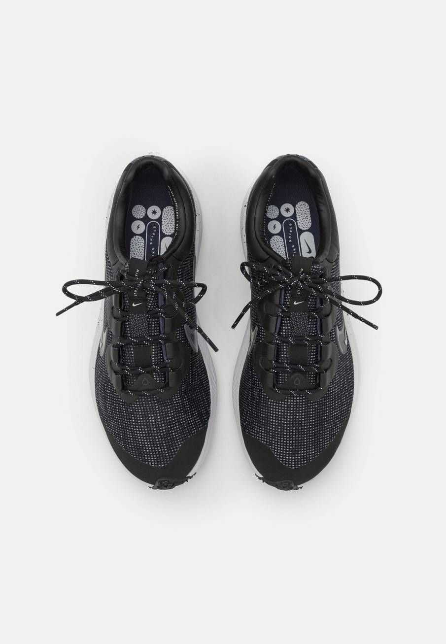 Фото № 3 с приближением к товару «‎Nike Zoom Winflo 8 Shield»