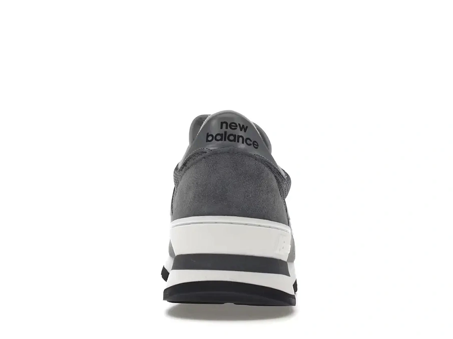 Фото № 4 с приближением к товару «‎New Balance 990»