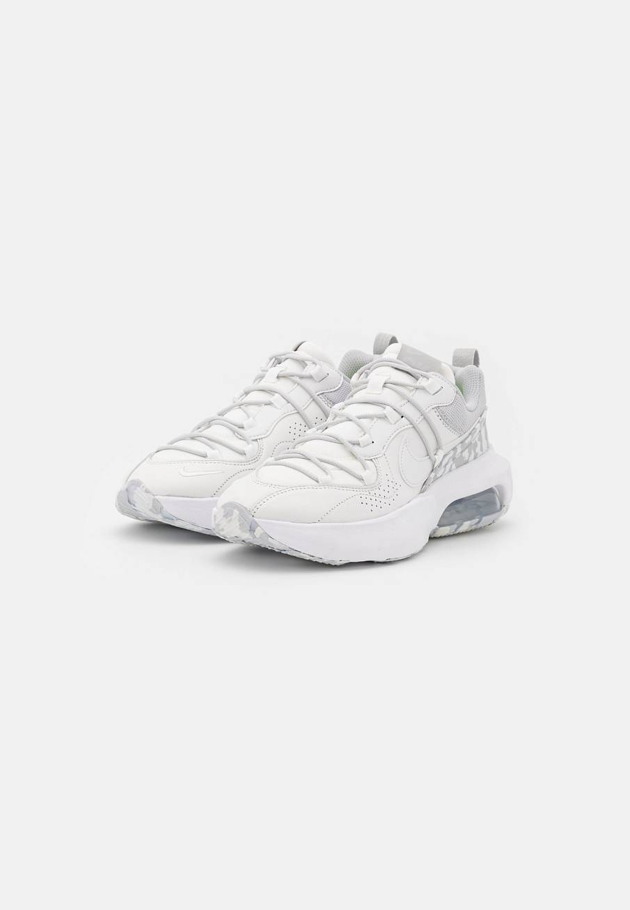 Фото № 2 с приближением к товару «‎Nike Air Max Viva »