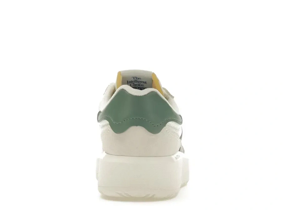 Фото № 4 с приближением к товару «‎New Balance CT302»