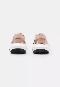Фото № 3 с приближением к товару «‎ASMC ULTRABOOST 22»