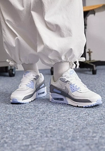 Фото № 3 с приближением к товару «‎AIR MAX 90 »