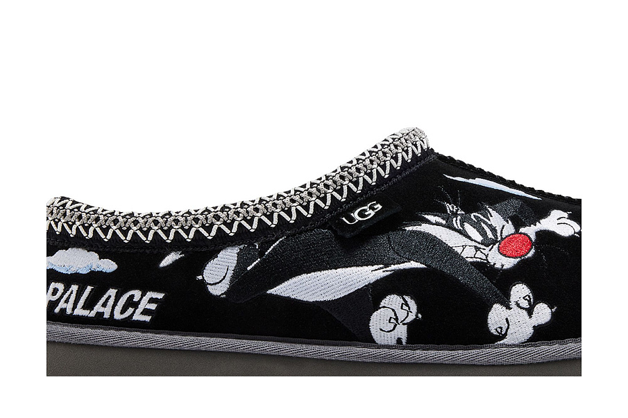 Фото № 3 с приближением к товару «‎Palace x Looney Tunes x UGG Tasman Slipper Black»