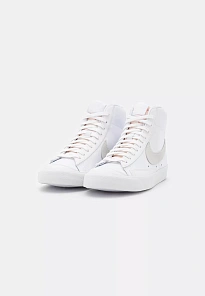 Фото № 4 с приближением к товару «‎WMNS BLAZER MID '77 AC»