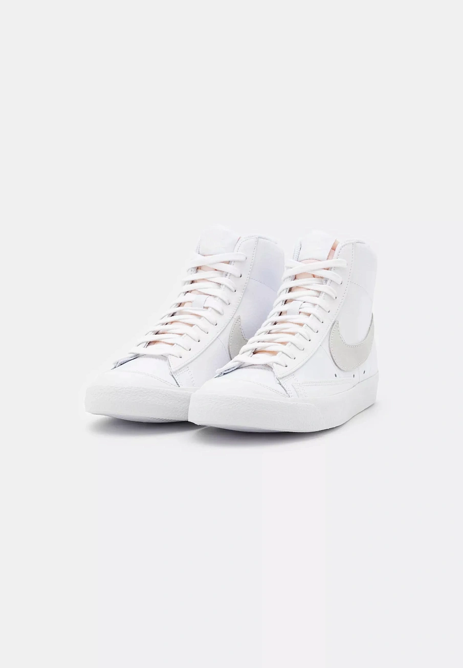Фото № 4 с приближением к товару «‎WMNS BLAZER MID '77 AC»