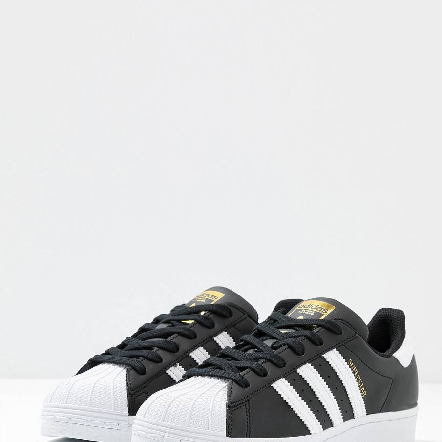 Фото № 5 с приближением к товару «‎Adidas Superstar »