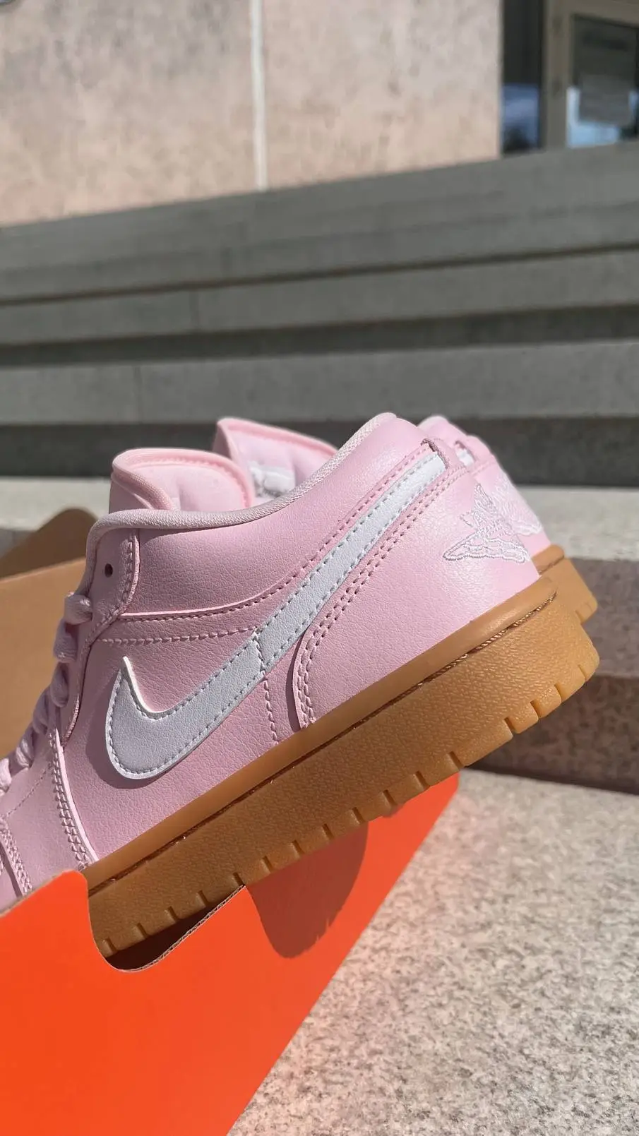 Фото № 4 с приближением к товару «‎Air Jordan 1 Low (DC0774-601)»