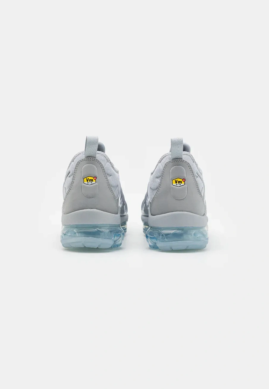 Фото № 3 с приближением к товару «‎AIR VAPORMAX PLUS»
