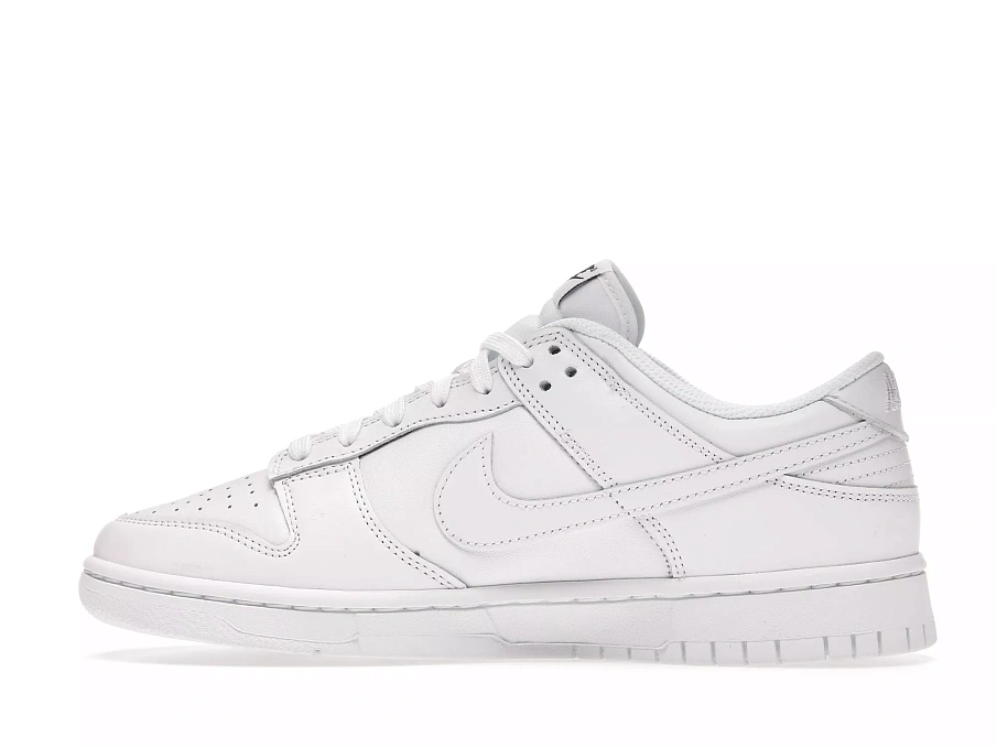 Фото № 3 с приближением к товару «‎Nike Dunk Low Triple White (2021) »