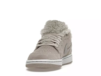 Фото № 5 с приближением к товару «‎Jordan 1 Low SE Sherpa Fleece »