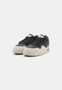 Фото № 2 с приближением к товару «‎AIR JORDAN 4 RM»