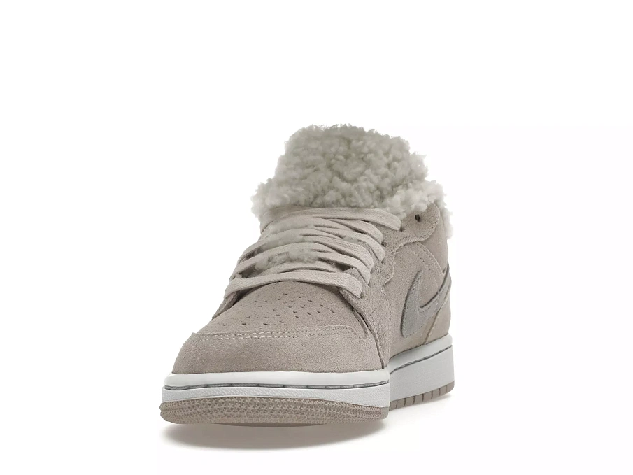 Фото № 5 с приближением к товару «‎Jordan 1 Low SE Sherpa Fleece »