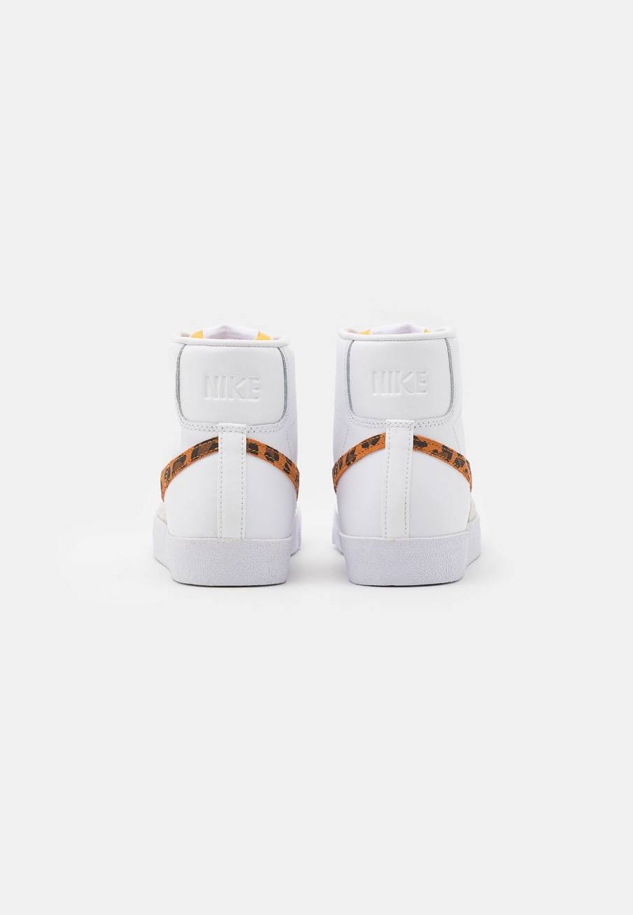 Фото № 5 с приближением к товару «‎Nike Blazer ’77 »