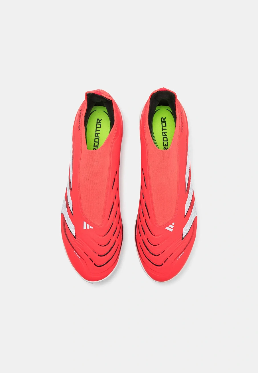 Фото № 4 с приближением к товару «‎PREDATOR LEAGUE LACELESS TURF»