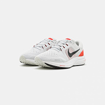 Фото № 2 с приближением к товару «‎Nike Air Zoom Vomero 16»