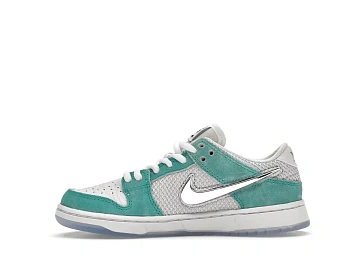 Nike SB Dunk Low - 3