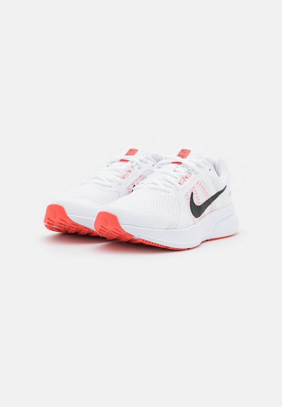 Фото № 2 с приближением к товару «‎Nike Run Swift 2»