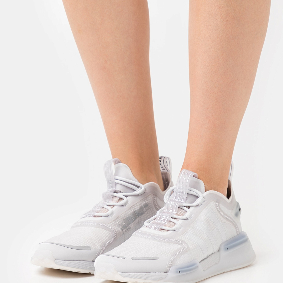 Фото № 2 с приближением к товару «‎Adidas Nmd R1 V3 »