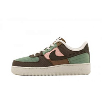 Фото № 1 с приближением к товару «‎Nike Air Force 1 ’07 Lx»