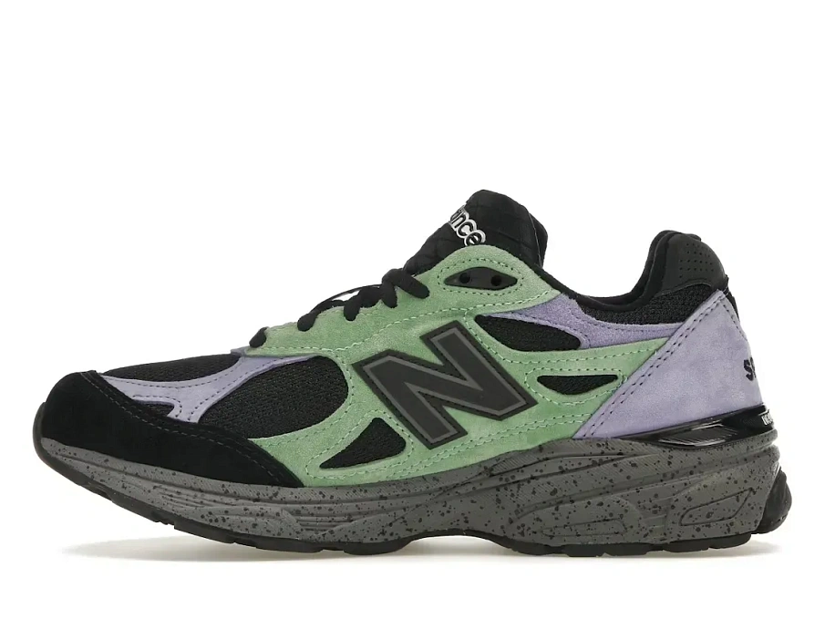 Фото № 3 с приближением к товару «‎New Balance 990v3»