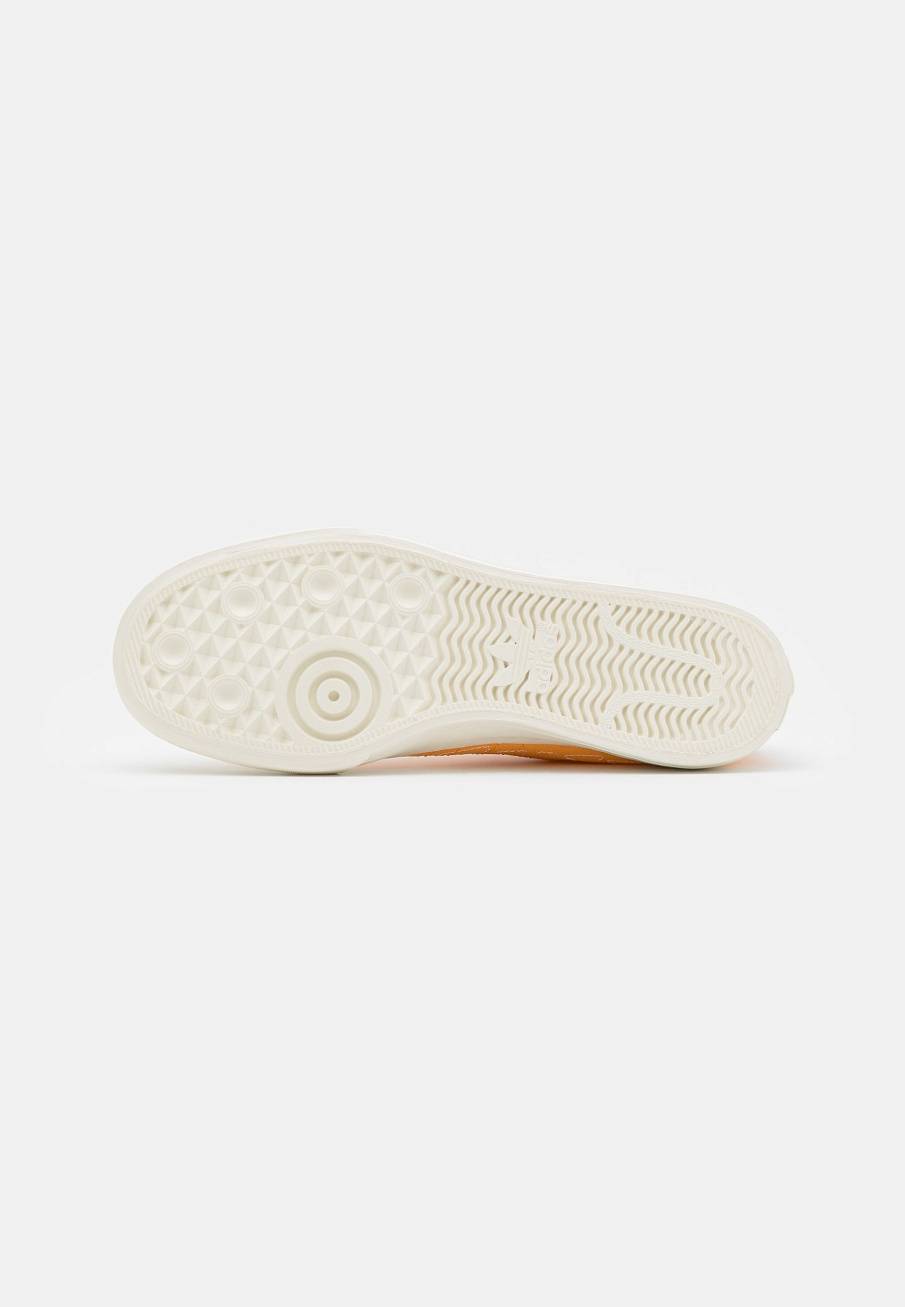 Фото № 5 с приближением к товару «‎Adidas Nizza Pride »