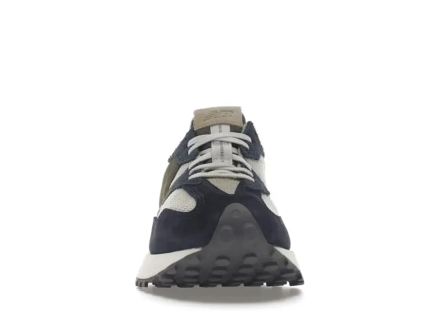 Фото № 2 с приближением к товару «‎New Balance 327»