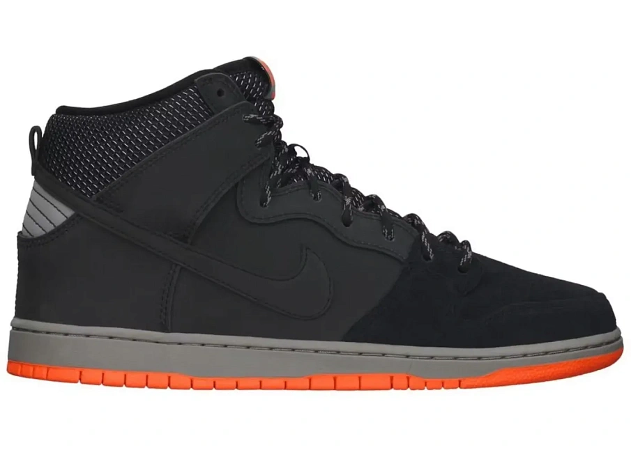 Фото № 1 с приближением к товару «‎Nike Dunk High»