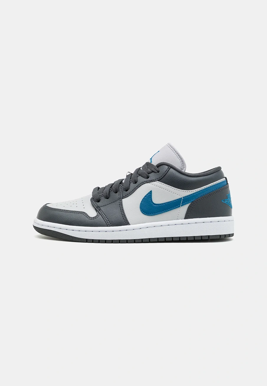 Фото № 1 с приближением к товару «‎AIR JORDAN 1 LOW»