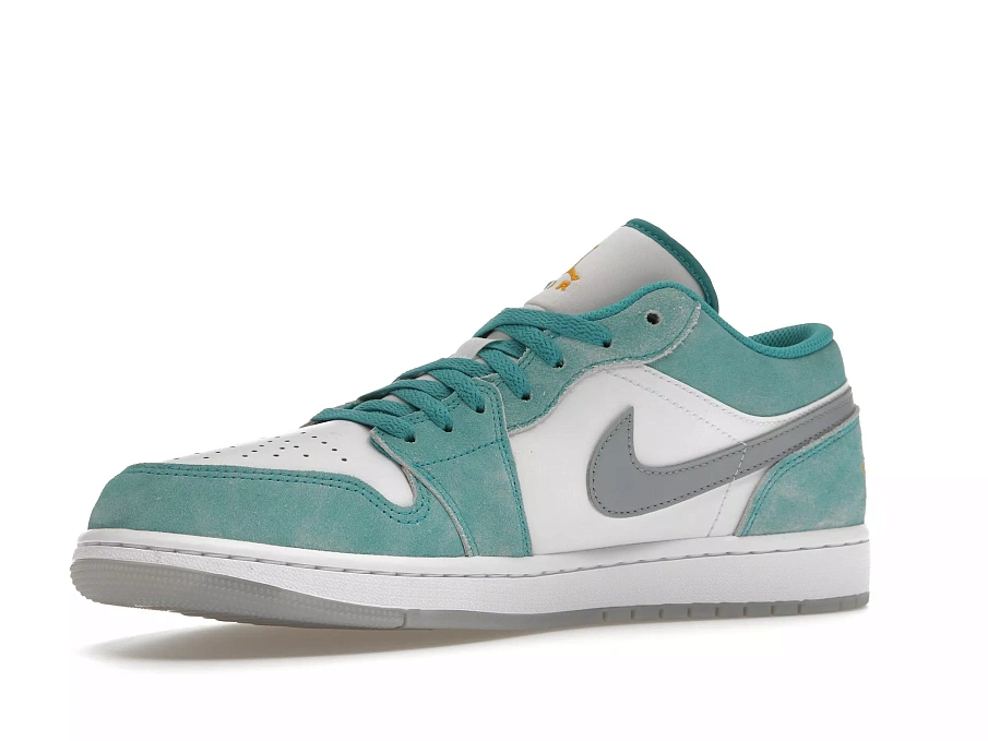 Фото № 3 с приближением к товару «‎Jordan 1 Low SE New Emerald»