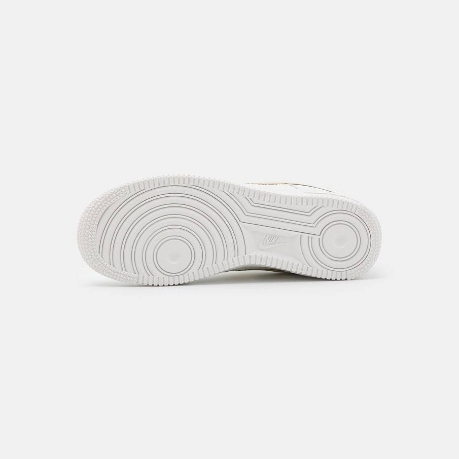 Фото № 5 с приближением к товару «‎Nike Air Force 1 07 »