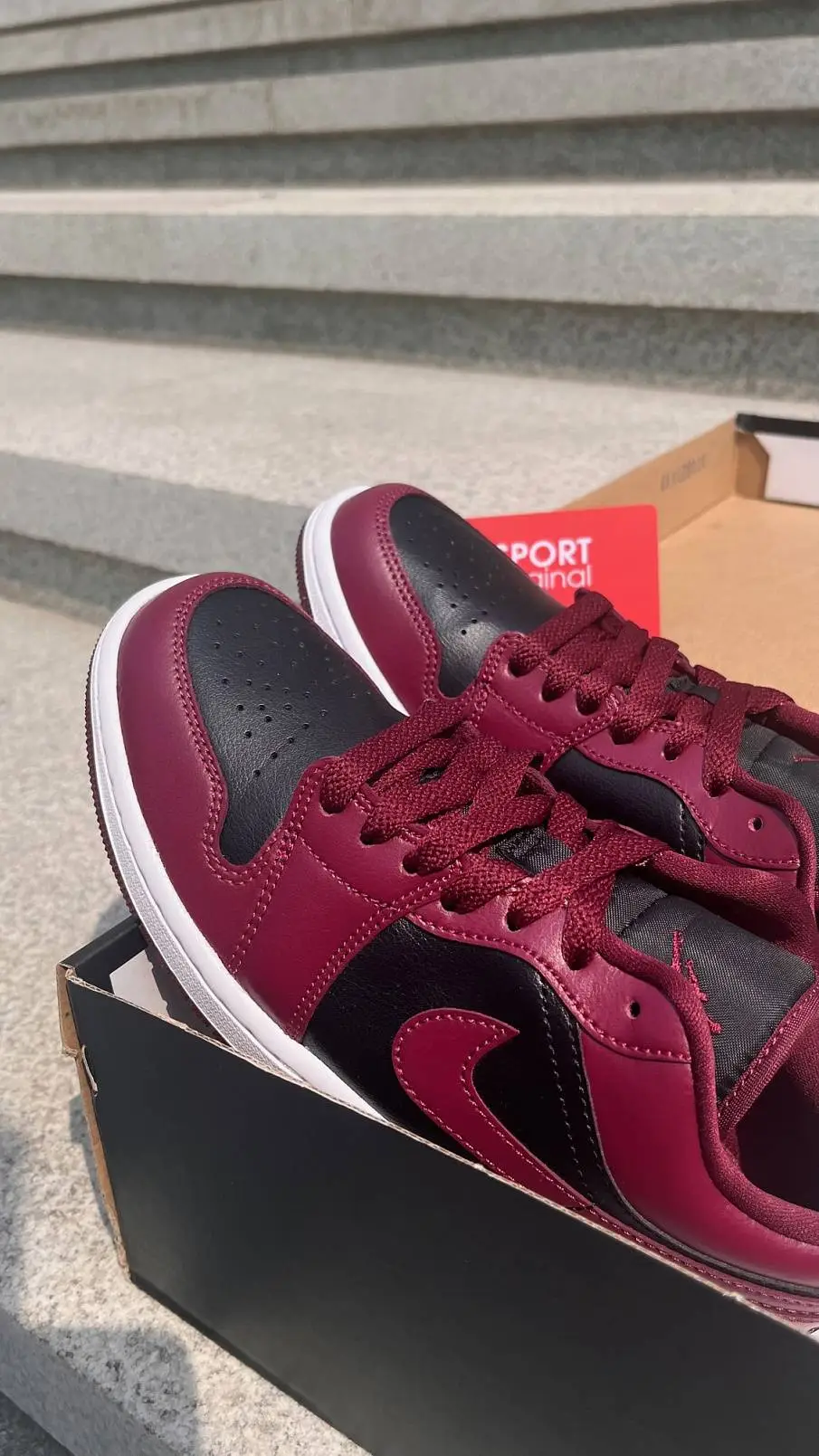 Фото № 2 с приближением к товару «‎Air Jordan 1 Low (DC0774-006)»
