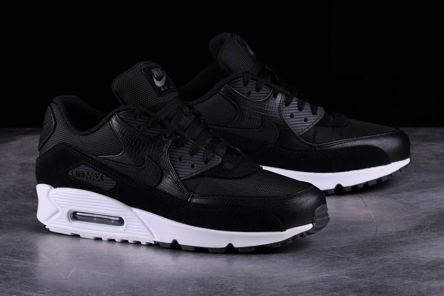 Фото № 3 с приближением к товару «‎Nike Air Max 90 Premium »