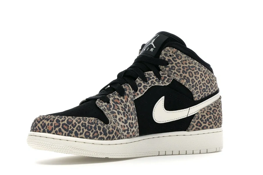 Фото № 3 с приближением к товару «‎Jordan 1 Mid SE Leopard »