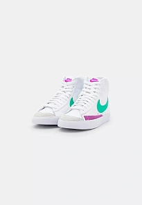 Фото № 3 с приближением к товару «‎BLAZER MID 77»