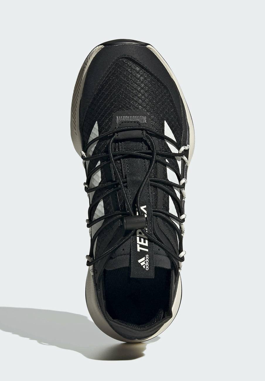 Фото № 4 с приближением к товару «‎Adidas Travel »