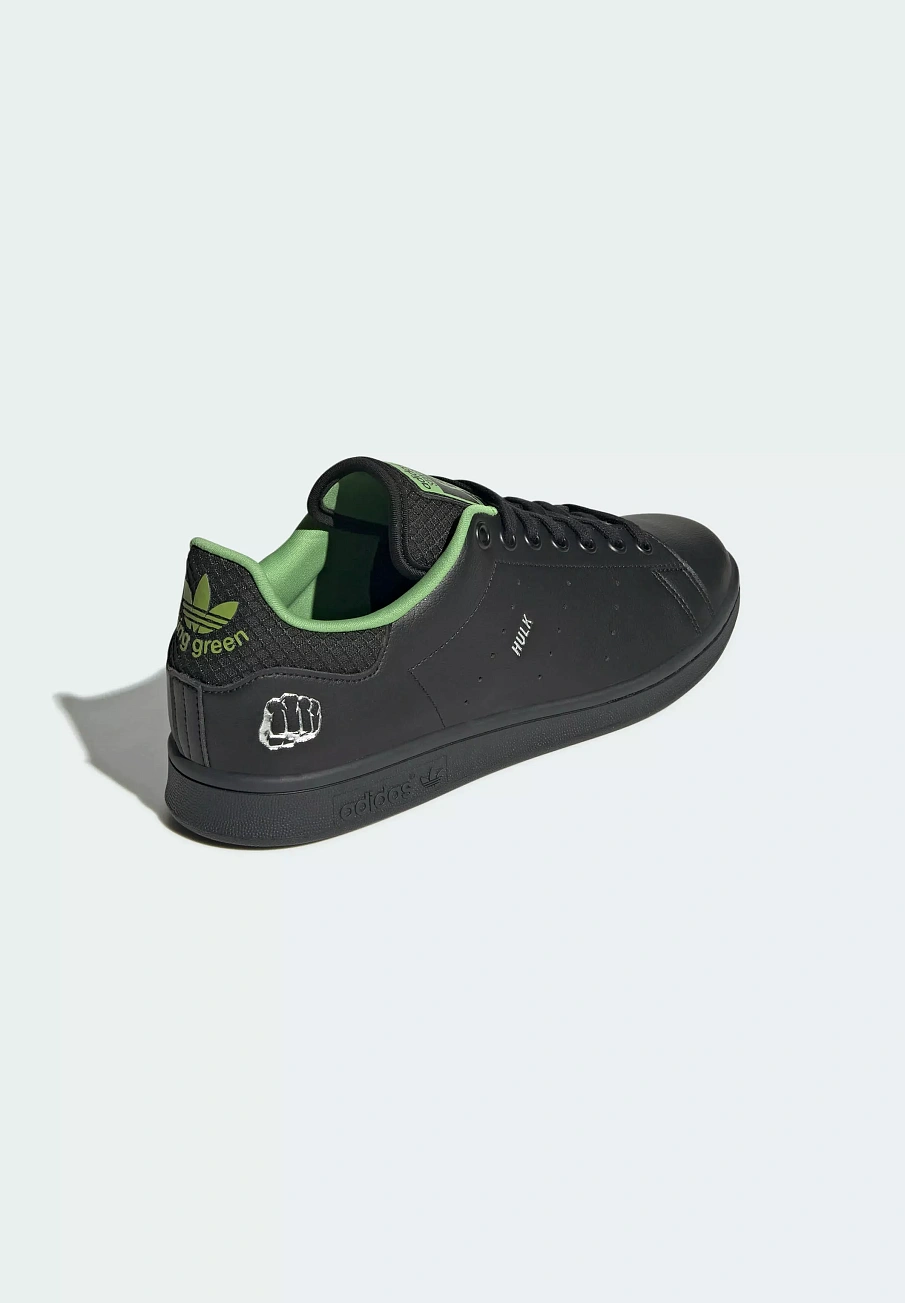 Фото № 3 с приближением к товару «‎STAN SMITH»