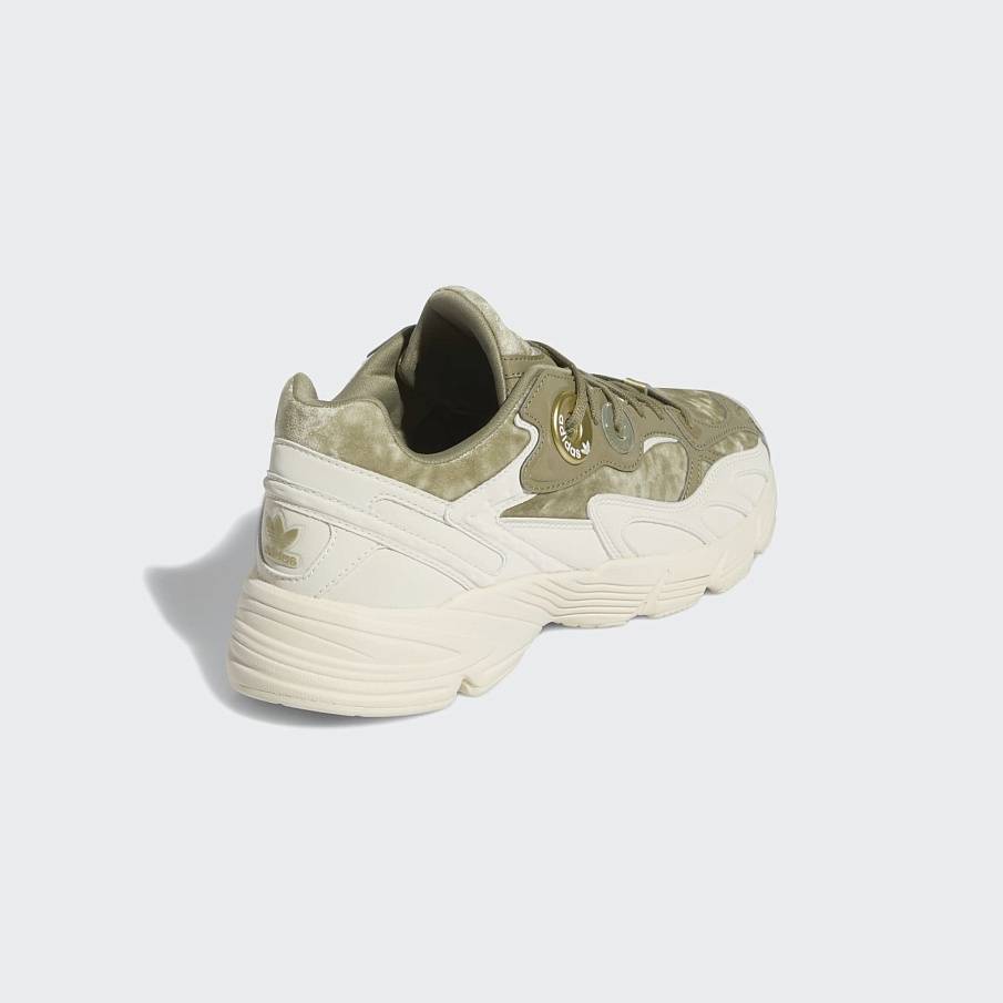 Фото № 5 с приближением к товару «‎Кроссовки Adidas SPAD111A1ZP-M11»