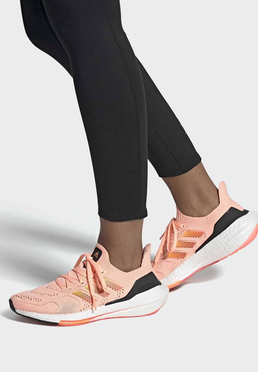 Фото № 2 с приближением к товару «‎Adidas Ultra Boost Performance Street»