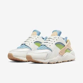 Nike Air Huarache SE - 4