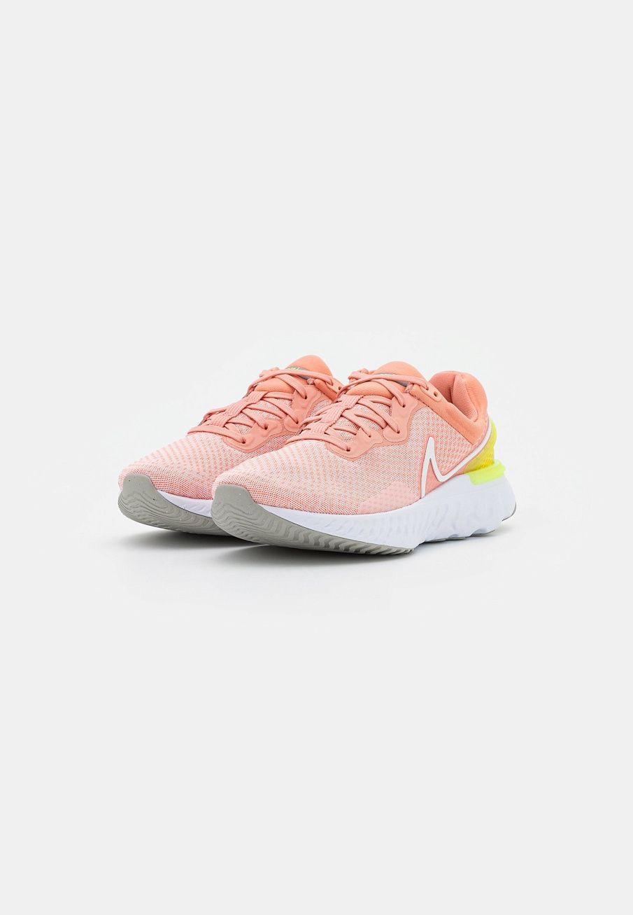 Фото № 2 с приближением к товару «‎Nike React Miler 3»