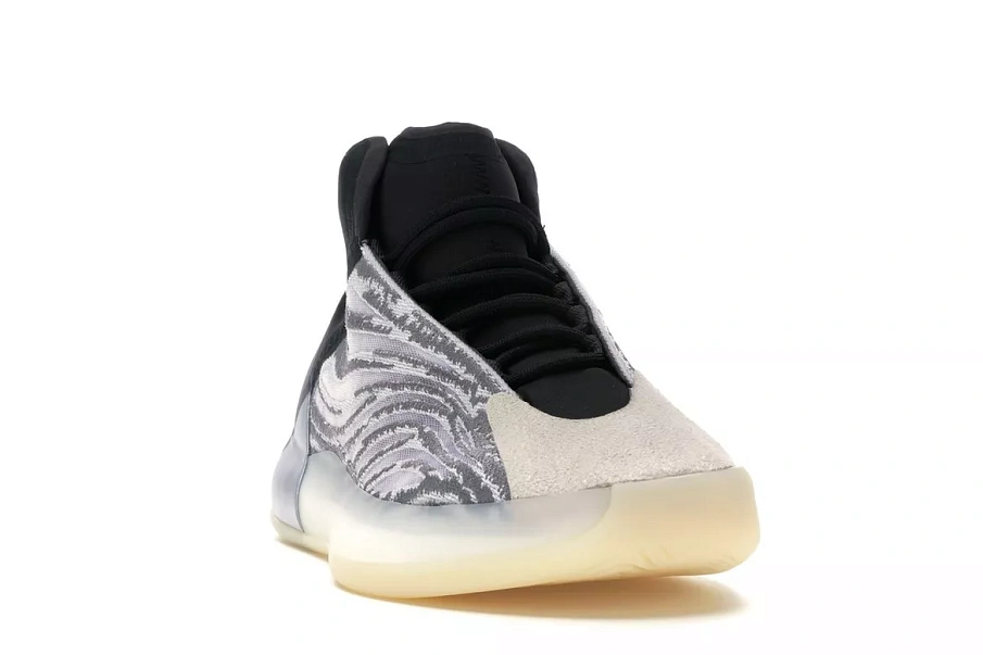Фото № 4 с приближением к товару «‎adidas Yeezy QNTM (Lifestyle Model)»