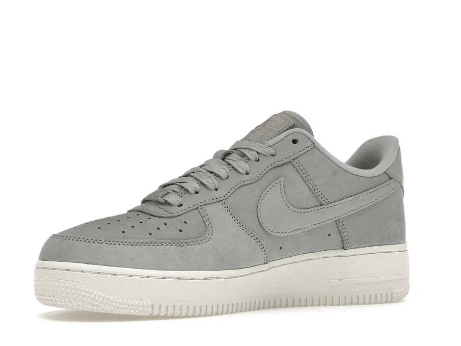 Фото № 3 с приближением к товару «‎Nike Air Force 1 Low 07 PRM Wolf Grey »