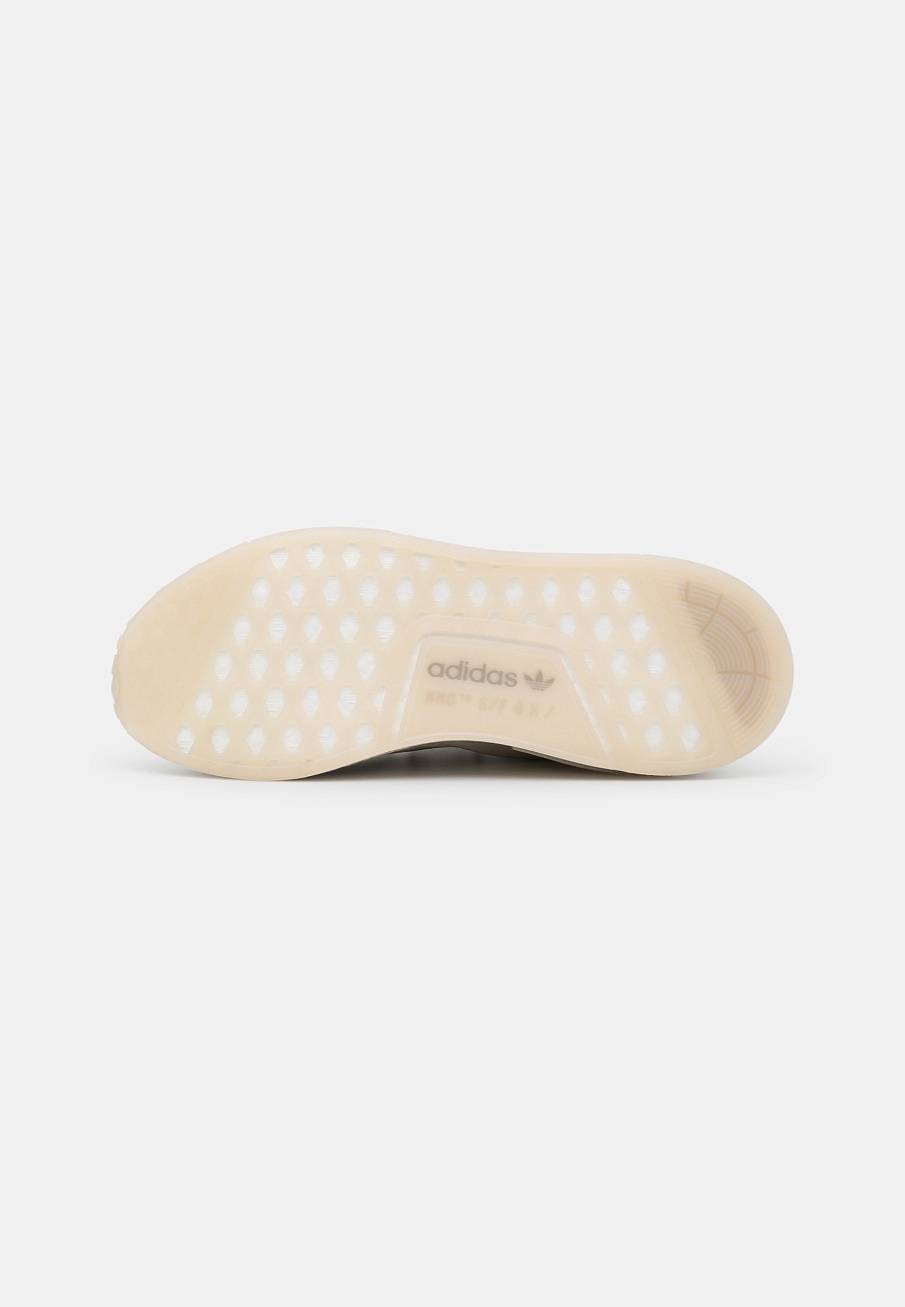 Фото № 5 с приближением к товару «‎Adidas Nmd_r1 Spectoo »