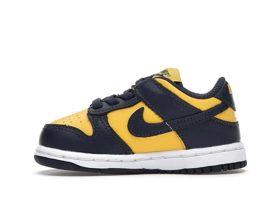 Фото № 3 с приближением к товару «‎Nike Dunk Low»